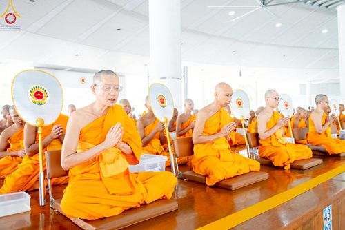 ภาพ No.213249:วันศุกร์ที่ 28 มีนาคม พ.ศ. 2568 (วันพระ แรม 15 ค่ำ เดือน 4) พิธีบุพเปตพลี ครั้งที่ 161 ร่วมอุทิศบุญแด่หมู่ญาติที่ล่วงลับไปแล้ว และสืบทอดอายุพระพุทธศาสนา ณ หอฉันคุณยายอาจารย์ฯ วัดพระธรรมกาย