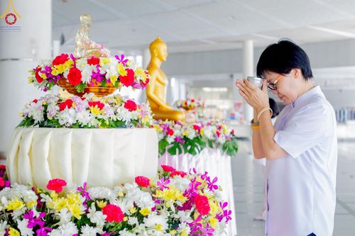 ภาพ No.217497:วันจันทร์ที่ 14 เมษายน พ.ศ. 2568 กิจกรรมสรงน่ำพระ สั่งสมบุญเนื่องในเทศกาลสงกรานต์ 14-16 เมษายน พ.ศ.2568 เวลา 06:00-13:00 น. ณ หอฉันคุณยายอาจารย์ฯ วัดพระธรรมกาย