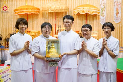 ภาพ No.273427:วันที่ 1 พฤศจิกายน พ.ศ. 2568 พิธีทอดกฐินสามัคคีทั่วไทย ณ วัดทินกรนิมิต อ.เมือง จ.นนทบุรี โดยคณะศิษยานุศิษย์ บูชาธรรม 81 ปี หลวงพ่อธัมมชโย