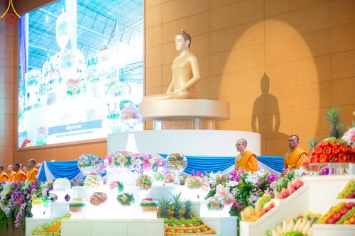 ภาพ No.222748:วันอาทิตย์ต้นเดือนที่ 4 พฤษภาคม พ.ศ. 2568 พิธีบูชาข้าวพระ ณ สภาธรรมกายสากล วัดพระธรรมกาย