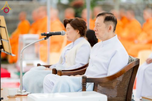 ภาพ No.220863:วันที่ 13 เมษายน พ.ศ. 2568 พิธีโปรยรัตนชาติปฐมเริ่มสถาปนาเจดีย์ และ พิธีเปิดหมู่บ้านปฏิบัติธรรม เพื่อการบรรลุธรรม ณ วัดป่าธรรมกายนานาชาติโทชิหงิ  ประเทศญี่ปุ่น