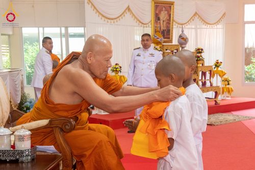 ภาพ No.58541:โครงการบรรพชาสามเณร ภาคฤดูร้อน เฉลิมพระเกียรติพระบาทสมเด็จพระเจ้าอยู่หัว เนื่องในโอกาส พระราชพิธีมหามงคลเฉลิมพระชนมพรรษา 6 รอบ 28 กรกฎาคม พ.ศ. 2567 ระหว่างวันที่ 20 เมษายน ถึง 6 พฤษภาคม 2567 ณ วัดกลางธนรินทร์ (ธรรมอุทยานบ้านแป้ง)