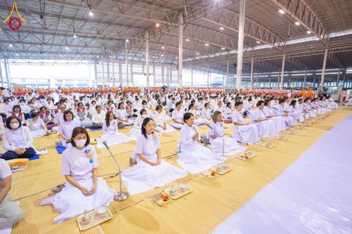 ภาพ No.204268:พิธีถวายภัตตาหารเป็นสังฆทาน แด่พระธรรมยาตรา ณ วัดพระธรรมกาย ตำบลคลองสาม อำเภอคลองหลวง จังหวัดปทุมธานี ในโครงการธรรมยาตรา กตัญญูบูชา มหาปูชนียาจารย์ พระมงคลเทพมุนี(สด จนฺทสโร) พระผู้ปราบมาร อนุสรณ์สถาน 7 แห่ง ปีที่ 13 วันที่ 31 มกราคม พ.ศ. 2568