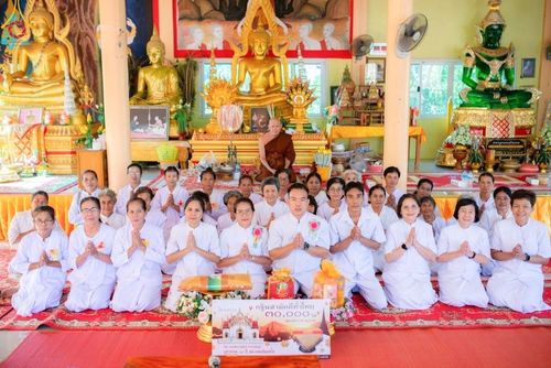 ภาพ No.166636:พิธีทอดกฐิน ณ วัดโพธิ์ไทร อ.เกษตรสมบูรณ์ จ.ชัยภูมิ ในโครงการกฐินสามัคคีทั่วไทย 30,000 วัด บูชาธรรม 80 ปี หลวงพ่อธัมมชโย โดยคณะศิษยานุศิษย์วัดพระธรรมกาย วันที่ 23 ตุลาคม พ.ศ. 2567