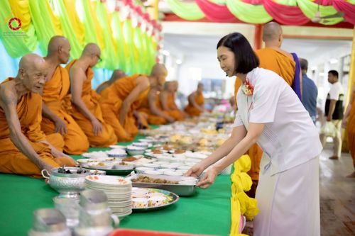 ภาพ No.275468:วันที่ 5 พฤศจิกายน พ.ศ. 2568 พิธีทอดกฐินสามัคคีทั่วไทย ณ วัดสระด่าน ต.หนองสาหร่าย อ.ดอนเจดีย์ จ.สุพรรณบุรี โดยคณะศิษยานุศิษย์ บูชาธรรม 81 ปี หลวงพ่อธัมมชโย