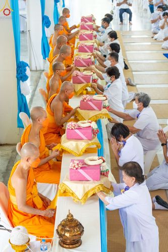 ภาพ No.84988:พิธีเจริญพระพุทธมนต์และพิธีสักการะ รูปเหมือนพระมงคลเทพมุนี (สด จนฺทสโร) ในวันที่ 5 สิงหาคม พ.ศ. 2566 ณ วัดพระธรรมกาย จ.ปทุมธานี เพื่ออัญเชิญประดิษฐาน  ณ วิหารพระมงคลเทพุนี (สด จนฺทสโร) ศูนย์ปฏิบัติธรรมภาคใต้ อ.บางกล่ำ จ.สงขลา