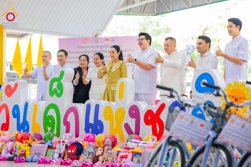 ภาพ No.193480:วัดพระธรรมกาย และ มูลนิธิธรรมกาย มอบของขวัญสนับสนุนงานวันเด็ก วันที่ 8 มกราคม พ.ศ. 2568 ณ อาคารโถงช้างฯ วัดพระธรรมกาย อ.คลองหลวง จ.ปทุมธานี