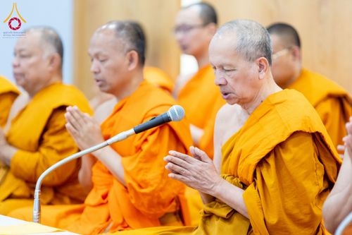 ภาพ No.233263:วันอาทิตย์ที่ 6 กรกฎาคม พ.ศ. 2568 พิธีถวายมหาสังฆทานแด่คณะสงฆ์ทั่วโลกและพิธีตักบาตรเนื่องในวันเข้าพรรษา  ณ วัดพุทธเคปทาวน์ ประเทศแอฟริกาใต้