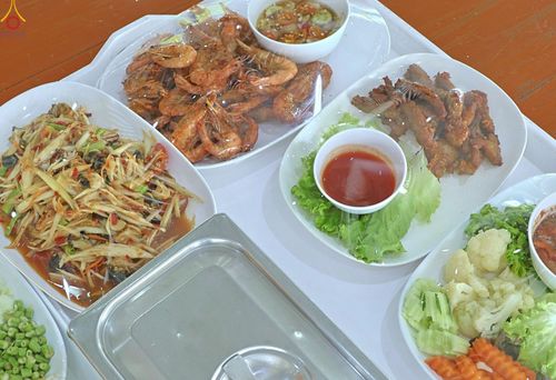 ภาพ No.228791:วันที่ 24 พฤษภาคม และ วันที่ 14 มิถุนายน พ.ศ.2568 พิธีถวายภัตตาหารเมนูสวรรค์ เพื่อการบรรลุธรรม ณ หอฉันคุณยายอาจารย์ฯ วัดพระธรรมกาย