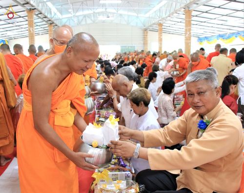 ภาพ No.80903:พิธีตักบาตรพระ ๒๑๖ รูป และ พิธีถวายมหาสังฆทาน ๕๒ วัด ฉลองครบรอบ ๑๖ ปี ธุดงคสถานพรรัตนแพร่ วันอังคารที่ ๙ พฤษภาคม พ.ศ.๒๕๖๖ ณ ธุดงคสถานพรรัตนะ อำเภอวังชิ้น จังหวัดแพร่