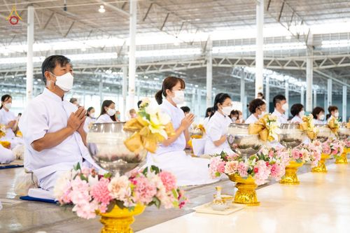 ภาพ No.76618:พิธีถวายโคมมาฆประทีป น้อมถวายเป็นพุทธบูชา แด่คณะพระภิกษุ สามเณร วัดพระธรรมกาย วันที่ 25 กุมภาพันธ์ พ.ศ. 2566