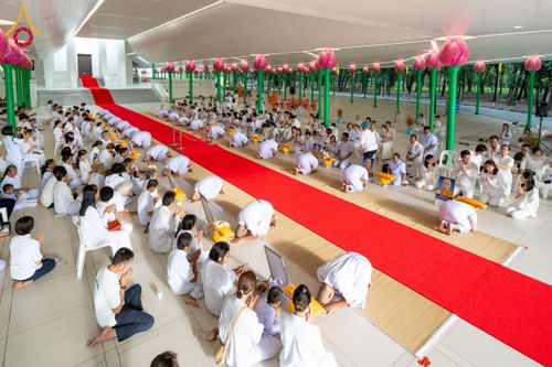 ภาพ No.244666:วันเสาร์ที่ 6 กันยายน พ.ศ. 2568 พิธีขอขมา-รับผ้าไตรของนาคธรรมทายาท โครงการอุปสมบทหมู่บูชาธรรมครบรอบ 108 ปี  วันครูผู้ค้นพบวิชชาธรรมกาย ณ โบสถ์พระไตรปิฎก วัดพระธรรมกาย