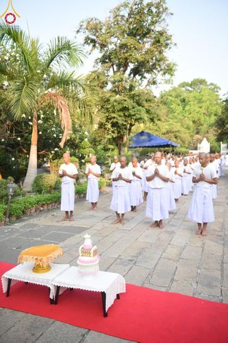 ภาพ No.135549:พิธีขอขมามอบผ้าไตร, พิธีบรรพชาสามเณร ในโครงการบรรพชาสามเณร ฟื้นฟูพระพุทธศาสนาทั่วไทย ณ วัดพระพุทธบาท ราชวรมหาวิหาร อ.พระพุทธบาท จ.สระบุรี วันที่ 6 เมษายน พ.ศ. 2567