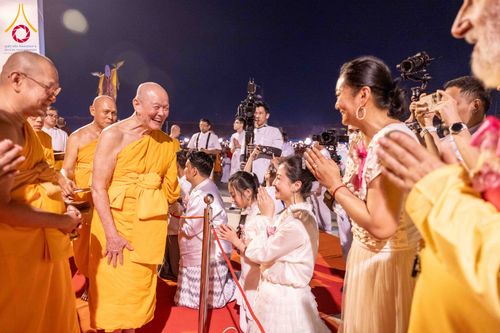 ภาพ No.312467:วันอังคารที่ 3 มีนาคม พ.ศ.2569 พิธีเวียนประทักษิณและจุดมาฆประทีป (ภาพชุดที่ 2) ณ ลานธรรมพระมหาธรรมกายเจดีย์ วัดพระธรรมกาย