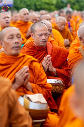 ภาพ No.284688:วันอาทิตย์ที่ 14 ธันวาคม พ.ศ.2568  พิธีทำบุญเมืองสุราษฎร์ธานี 110ปี และพิธีตักบาตรพระสงฆ์ 1,110 รูป  ณ บริเวณริมน้ำวัดกลาง (เก่า) ถนนบ้านดอน ตำบลตลาดใหม่ อำเภอเมือง จังหวัดสุราษฎร์ธานี