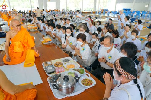 ภาพ No.78106:พิธีบุพเปตพลี ครั้งที่ 132 เพื่ออุทิศบุญกุศลแด่บรรพบุรุษผู้ล่วงลับ วันที่ 21 มีนาคม พ.ศ. 2566 ณ วัดพระธรรมกาย