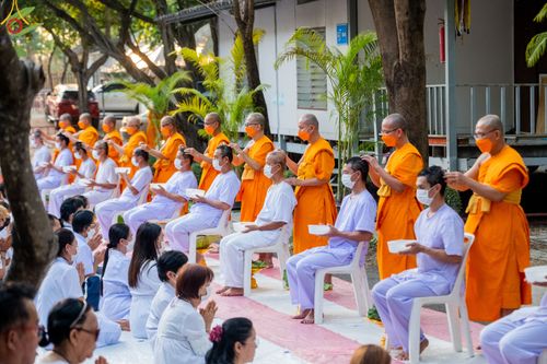 ภาพ No.78650:พิธีตัดปอยผมและปลงผมนาคธรรมทายาท  โครงการบรรพชาและอุปสมบทหมู่ วันคุ้มครองโลก วันที่ 26 มีนาคม พ.ศ.2566 ณ หมู่บ้านบรรลุธรรม วัดพระธรรมกาย