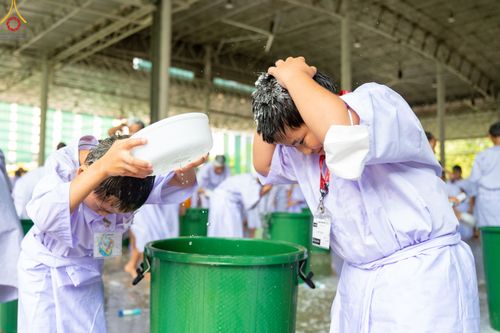 ภาพ No.78741:พิธีปลงผมนาคธรรมทายาท โครงการอบรมยุวธรรมทายาท มัชฌิมธรรมทายาท และธรรมทายาทรุ่นอุดมศึกษา ณ สภาธรรมกายสากล วัดพระธรรมกาย วันเสาร์ที่ 1 เมษายน พ.ศ. 2566
