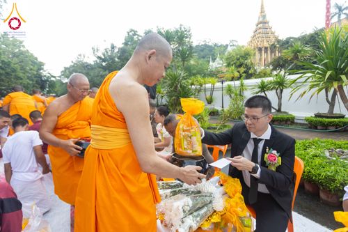 ภาพ No.351521:วันที่ 22 กันยายน พ.ศ. 2569  พิธีตักบาตรสามเณรธรรมทายาท โครงการบรรพชาพัฒนาคุณธรรม จริยธรรม  สำหรับนักเรียนนายสิบตำรวจ (นสต.) รุ่นที่ 16 ศูนย์ฝึกอบรมตำรวจภูธรภาค 1  ณ วัดพระพุทธบาทราชวรมหาวิหาร