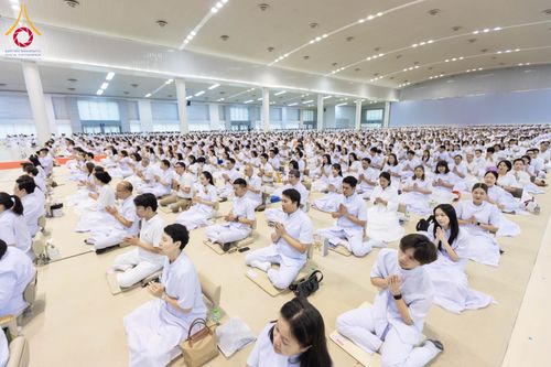 ภาพ No.287607:วันที่ 1 มกราคม พ.ศ. 2569 พิธีบูชาข้าวพระ ณ สภาธรรมกายสากล วัดพระธรรมกาย