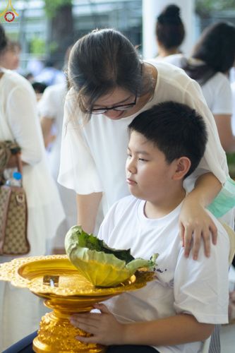 ภาพ No.78454:พิธีตัดปอยผม โครงการหน่อแก้วเปรียญธรรมรุ่นที่ 11  วันที่ 26 มีนาคม พ.ศ.2566  ณ หมู่กุฏิสามเณร อาคารค่ายจองแชมป์ วัดพระธรรมกาย