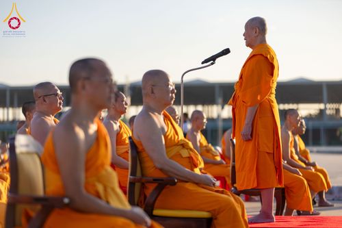 ภาพ No.285274:วันจันทร์ที่ 15 ธันวาคม พ.ศ.2568  บันทึกภาพหมู่ประวัติศาสตร์ โครงการบรรพชาอุปสมบทหมู่  รุ่นบูชาธรรมมหาปูชนียาจารย์ ประจำปี 2568 ณ ลานธรรมมหาธรรมกายเจดีย์ วัดพระธรรมกาย