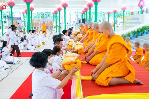 ภาพ No.81697:พิธีอุปสมบทอุทิศชีวิต สามเณรเปรียญธรรม 11 รูป ในวันวิสาขบูชา วันเสาร์ที่ 3 มิถุนายน 2566 ณ อุโบสถพระไตรปิฎก วัดพระธรรมกาย จ.ปทุมธานี