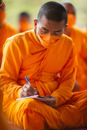 ภาพ No.79981:สามเณรฟังธรรม ปฎิบัติธรรม ในโครงการบรรพชาสามเณรหมู่ ประเทศเนปาล วันที่ 20 มีนาคม พ.ศ.2566