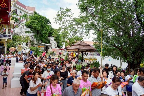 ภาพ No.282974:วันที่ 1 พฤศจิกายน พุ.ศ. 2568 พิธีทอดกฐินสามัคคีทั่วไทย 30,000 วัด  โดยคณะศิษยานุศิษย์ บูชาธรรม 81 ปี  หลวงพ่อธัมมชโย ณ วัดเขาสมอคอน อ.ท่าวุ้ง จ.ลพบุรี