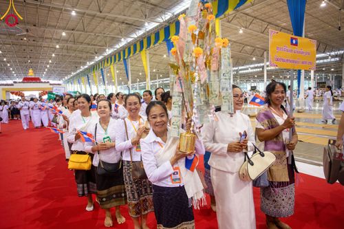 ภาพ No.92396:พิธีทอดกฐินธรรมชัยเพื่อสร้างอาคาร 115 ปี คุณยายอาจารย์มหารัตนอุบาสิกาจันทร์ ขนนกยูง อาทิตย์ต้นเดือนที่ 5 พฤศจิกายน พ.ศ. 2566 ณ วัดพระธรรมกาย จ.ปทุมธานี