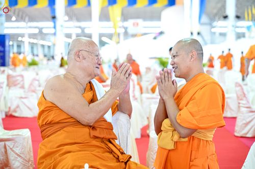ภาพ No.342204:วันอาทิตย์ที่ 2 สิงหาคม พ.ศ.2569 วันสมาธิโลก การต้อนรับปฏิสันถารพระสังฆาธิการ ,พิธีบูชาข้าวพระ ณ สภาธรรมกายสากล วัดพระธรรมกาย