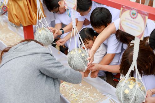 ภาพ No.142714:พิธีพัทธสีมา ประดิษฐานลูกนิมิตมหาสมบัติ สถาปนาอุโบสถวัดพระธรรมกายลอนดอน บูชาธรรม 80 ปี หลวงพ่อธัมมชโย วันเสาร์ที่ 22 มิถุนายน พ.ศ. 2567