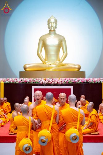 ภาพ No.256327:วันที่ 4 ตุลาคม พ.ศ. 2568 พิธีบรรพชาอุปสมบท  โครงการอุปสมบทหมู่บูชาธรรม 141 ปี  พระมงคลเทพมุนี (สด จนฺทสโร) ณ โบสถ์พระไตรปิฏก วัดพระธรรมกาย จ.ปทุมธานี