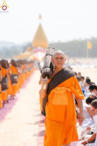 ภาพ No.129145:พระธรรมยาตราเดินธรรมยาตรา ณ ชุมชนรอบศูนย์ปฏิบัติธรรมภาคใต้ อ.บางกล่ำ จ.สงขลา วันที่ 10 มีนาคม พ.ศ. 2567