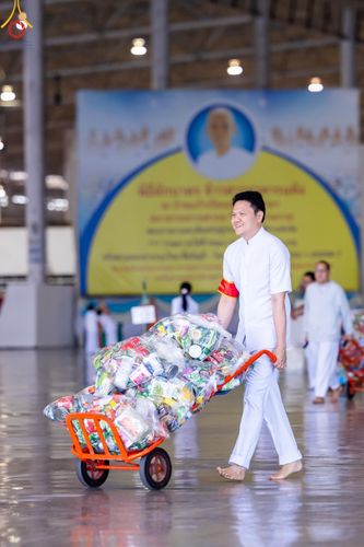 ภาพ No.207375:พิธีตักบาตร และปฏิบัติธรรมช่วงสาย ในวันมาฆบูชา วันพุธที่ 12 กุมภาพันธ์ พ.ศ. 2568 ณ วัดพระธรรมกาย จังหวัดปทุมธานี