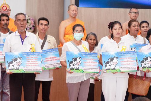 ภาพ No.148728:พิธีบุพเปตพลี, พิธีทอดผ้าป่า, พิธีไถ่ชีวิตโค 80 ตัว ให้ชีวิตสัตว์เป็นทาน ณ ศูนย์ปฎิบัติธรรมภาคใต้ อ.บางกล่ำ จ.สงขลา วันเสาร์ที่ 10 สิงหาคม พ.ศ. 2567