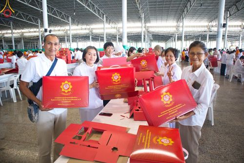 ภาพ No.211016:วันที่ 15 มีนาคม พ.ศ. 2568  บุญบรรจุกล่องไทยธรรม เพื่อถวายแด่พระสังฆาธิการ 40,000 กว่าวัดทั่วไทย ในวันคุ้มครองโลก 22 เมษายน พ.ศ. 2568