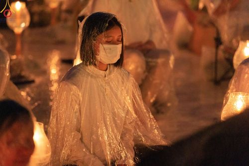 ภาพ No.118326:พิธีจุดประทีปถวายเป็นพุทธบูชา และบูชาธรรมมหาปูชนียาจารย์ พระมงคลเทพมุนี(สด จนฺทสโร) วันที่ 24 มกราคม พ.ศ. 2567 ณ อนุสรณ์สถานบางปลา อ.บางเลน จ.นครปฐม