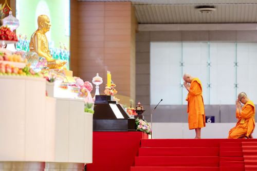 ภาพ No.243746:วันอาทิตย์ที่ 7 กันยายน พ.ศ. 2568 พิธีบูชาครูผู้ค้นพบวิชชาธรรมกาย , พิธีบูชาข้าวพระ ณ สภาธรรมกายสากล วัดพระธรรมกาย