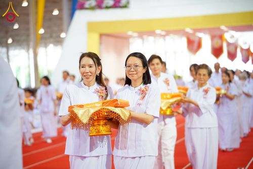 ภาพ No.215531:วันอาทิตย์ต้นเดือนที่ 6 เมษายน พ.ศ. 2568 ขบวนอัญเชิญผ้าป่าสมทบ มหาสังฆทาน 40,000 กว่าวัดทั่วประเทศ ณ สภาธรรมกายสากล วัดพระธรรมกาย