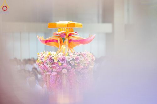 ภาพ No.167634:พิธีตักบาตรและพิธีบูชาข้าวพระ ในวันอาทิตย์ที่ 3 พฤศจิกายน พ.ศ. 2567 ณ วัดพระธรรมกาย