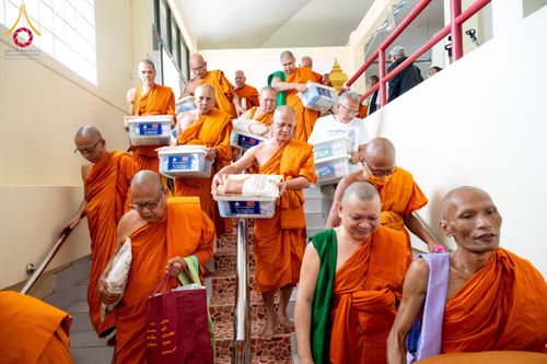 ภาพ No.208598:พิธีถวายสังฆทานแด่คณะสงฆ์ 323 วัด ปีที่ 21 ครั้งที่ 174 พิธีมอบกองทุนหนุนแรงใจช่วยครูใต้ ปีที่ 18 ครั้งที่ 138 และพิธีทำบุญอุทิศส่วนกุศลให้ผู้วายชนม์ ณ วัดบุณณาราม(วัดโคกงู) จ.นราธิวาส วันเสาร์ที่ 15 กุมภาพันธ์ พ.ศ.2568