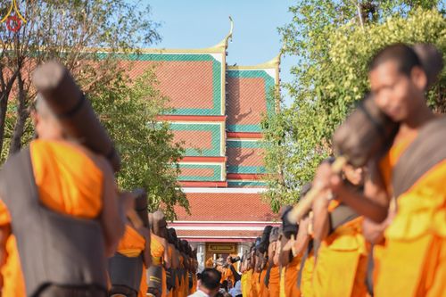 ภาพ No.193400:พิธีต้อนรับพระธรรมยาตรา ณ อนุสรณ์สถาน สถานที่เกิดในเพศสมณะ วัดสองพี่น้อง อำเภอสองพี่น้อง จังหวัดสุพรรณบุรี ในโครงการธรรมยาตรา กตัญญูบูชา มหาปูชนียาจารย์ พระมงคลเทพมุนี(สด จนฺทสโร) พระผู้ปราบมาร อนุสรณ์สถาน 7 แห่ง ปีที่ 13 วันที่ 11 มกราคม พ.ศ. 2568
