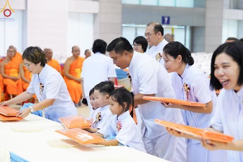ภาพ No.160265:พิธีทอดผ้าป่าสมทบกฐินวัดพระธรรมกาย และสมทบกฐิน 30,000 วัดทั่วไทย ครั้งที่ 3 ณ สภาธรรมกายสากล วัดพระธรรมกาย วันพฤหัสบดีที่ 10 ตุลาคม พ.ศ. 2567