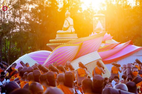 ภาพ No.108003:พิธีต้อนรับพระธรรมยาตรา ในโครงการธรรมยาตรากตัญญูบูชา มหาปูชนียาจารย์ พระมงคลเทพมุนี(สด จนฺทสโร) พระผู้ปราบมาร อนุสรณ์สถาน 7 แห่ง ปีที่ 12 วันที่ 7 มกราคม พ.ศ. 2567 ณ อนุสรณ์สถานคลองบางนางแท่น  อ.สามพราน จ.นครปฐม
