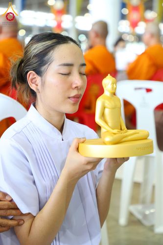 ภาพ No.60086:พิธีเจริญพระพุทธมนต์ "ฉลองอายุวัฒนมงคล 80 ปี หลวงพ่อธัมมชโย" พิธีถวายไทยธรรม คณะสงฆ์ 10,000 กว่าวัดทั่วประเทศ ในวันคุ้มครองโลก วันจันทร์ที่ 22 เมษายน พ.ศ. 2567 ณ สภาธรรมกายสากล วัดพระธรรมกาย จ.ปทุมธานี