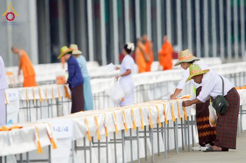 ภาพ No.217878:วันที่ 10-14 เมษายน พ.ศ. 2568 เจ้าหน้าที่อาสาสมัคร เตรียมงานวันคุ้มครองโลก ชุดที่ 2 วัดพระธรรมกาย จ.ปทุมธานี