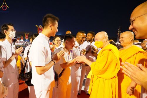 ภาพ No.77336:พิธีจุดมาฆประทีป ในวันมาฆบูชา อาทิตย์ต้นเดือนที่ 6 มีนาคม พ.ศ. 2566 ณ วัดพระธรรมกาย อ.คลองหลวง จ.ปทุมธานี