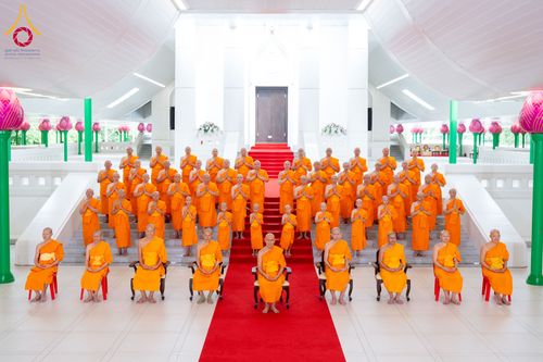 ภาพ No.286629:วันเสาร์ที่ 12 กรกฏาคม พ.ศ.2568 พิธีบรรพชาอุปสมบท  โครงการบรรพชาอุปสมบทหมู่ ธรรมทายาทนานาชาติ(ภาคภาษาจีน), โครงการบรรพชาสามเณร โรงเรียนนานาชาติ รุ่นที 14