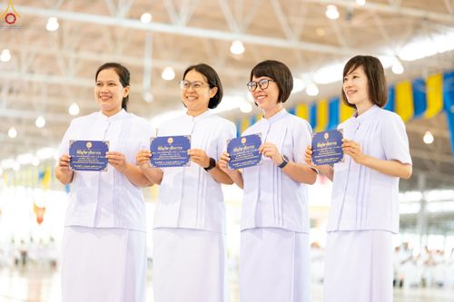 ภาพ No.339092:วันอาทิตย์ที่ 12 กรกฎาคม พ.ศ.2569 พิธีมุทิตาผู้สอบได้เปรียญธรรม ประโยค 1-2 ถึง ป.ธ.9 และ บ.ศ.1-2 ถึง บ.ศ.6 สำนักศาสนศึกษาวัดพระธรรมกาย ประจำปี 2569, พิธีมอบตราตั้งแต่งตั้งอาจารย์ใหญ่ สำนักศาสนศึกษาวัดพระธรรมกาย
